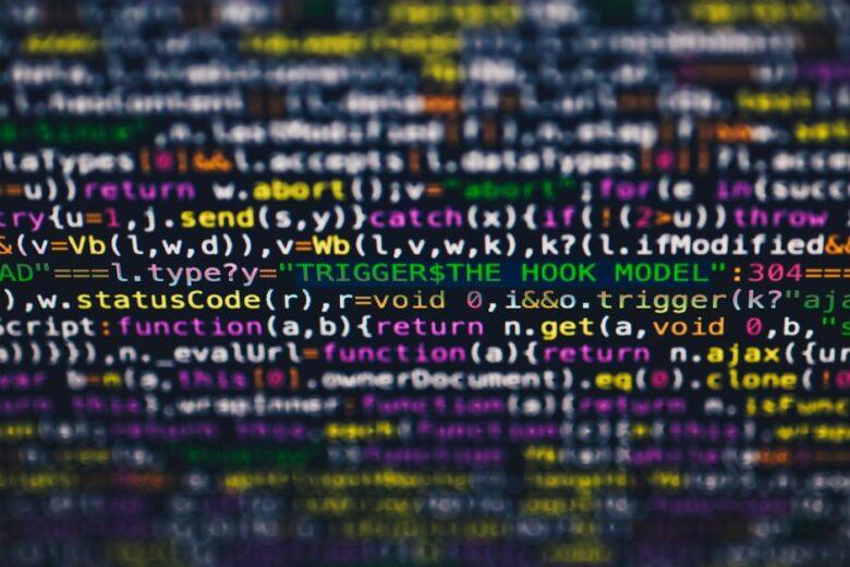 Código de programação na tela representando modelo de IA MiniMax M3